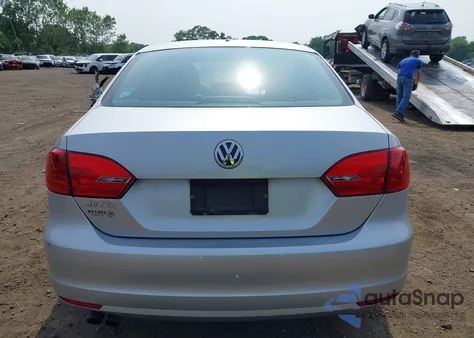 2013 Volkswagen Jetta 2.0L S из США, поврежденный, VIN 3VW2K7AJ2DM368232